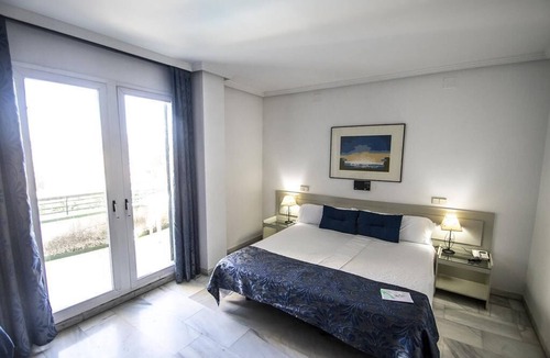 Mairena del Aljarafe Hotel | Winter Suite .