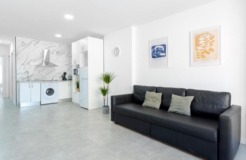 Carretera de Cadiz Apartment | WintowinRentals Altamira Suites Alto