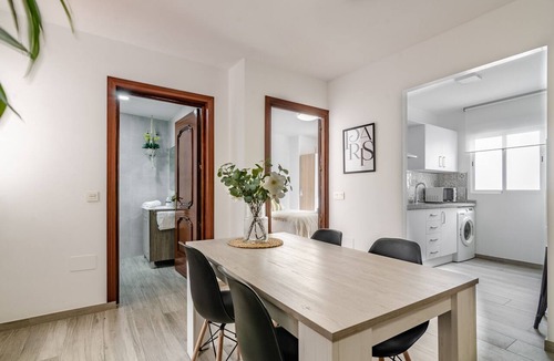 El Molinillo Apartment | WintowinRentals Fabulous, WIFI and Free Parking.