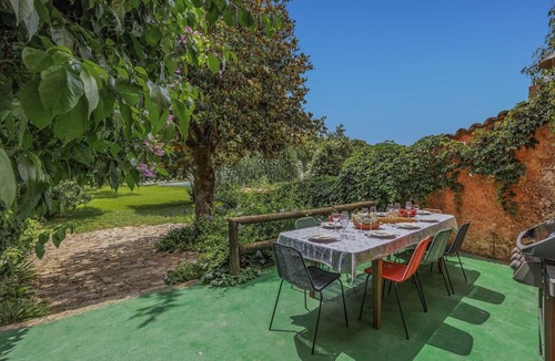 Galaroza House | Wonderful 17th Century 5 Bedroom House with Large Gardens, Pool and Sauna