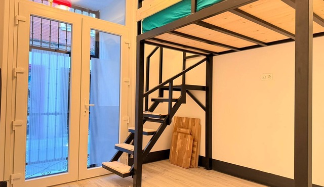 10' walk to plaza mayor max 8P, 3Bedr, 1sofa, 2bath