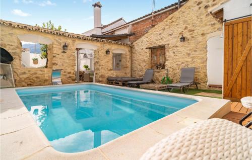 2 Bedroom Amazing Home In El Colmenar