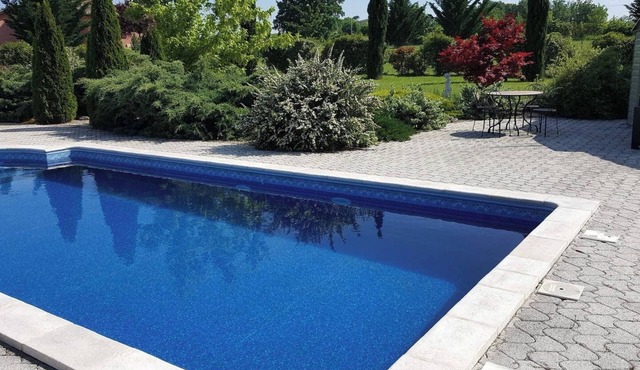 3* accommodation, 42 m2, private pool, in the countryside for a couple. in Cahuzac-sur-Vère