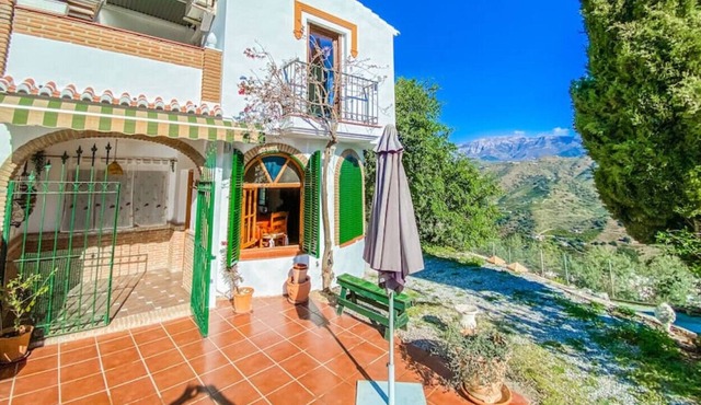 3 bedroom country property
