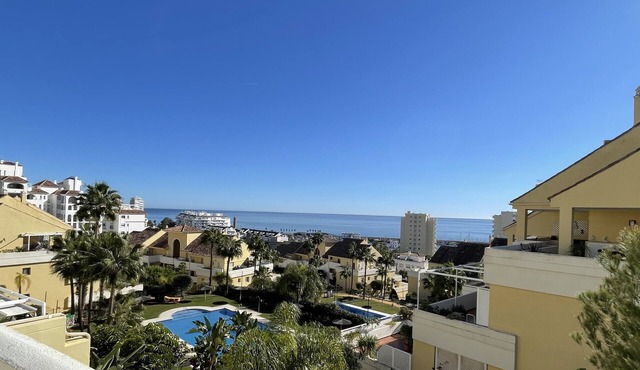 3 bedrooms apartment close to the beach, port and old town