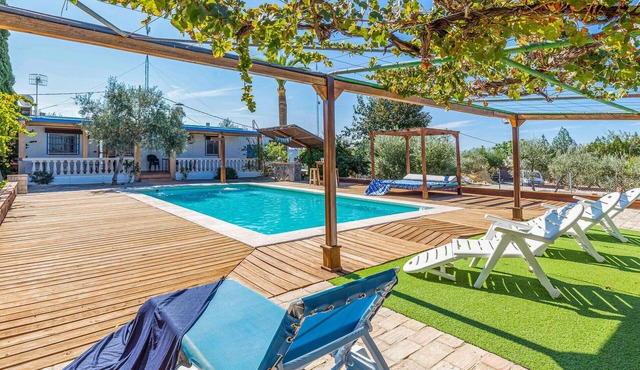 4 bedroom cozy home in Arahal