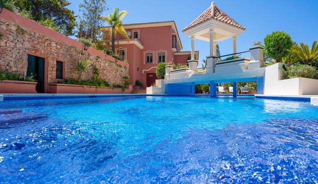 8 Bedroom Luxury Villa, Private Pool. Breathtaking views