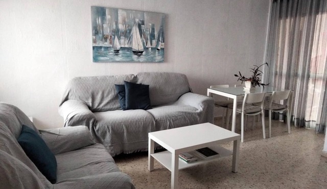 ¡A 1 Minuto de la Playa!. Hermoso Piso Ideal Para Buscar Tranquilidad en Familia