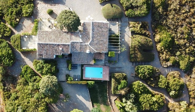 Air-Conditioned Country Home with Pool, Patio, Garden, Wi-Fi & Gorgeous Views