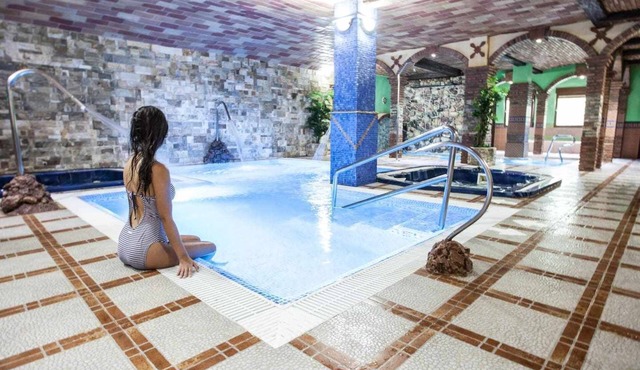 Altillo rural lodging for 2 people with spa and pool