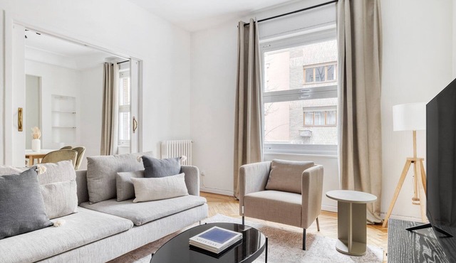 Amazing Almagro 2BR w/Doorman, in the heart of Madrid, by Blueground
