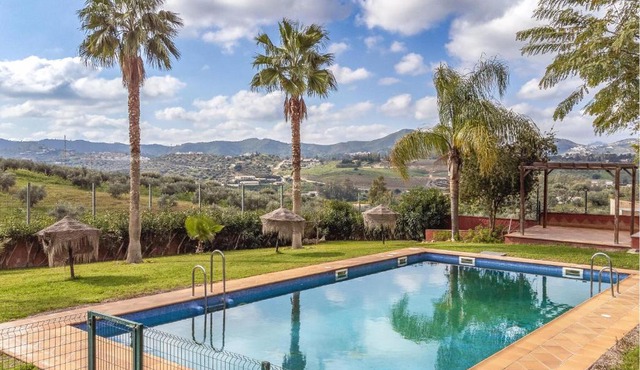 Amazing Apartment In Alcaucín With Wifi