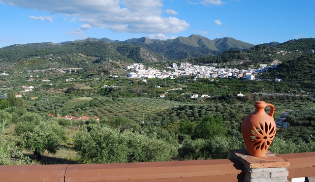 Amazing views, swimming pool, fully private & relaxed! Monda!