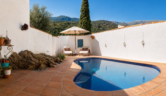 Andalusian House with a Pool near Periana, Málaga