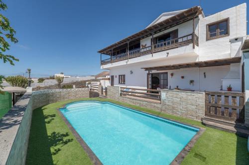 Andres House, Tías in Tías