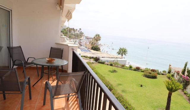 Apartamento en NERJA. Primera línea de playa