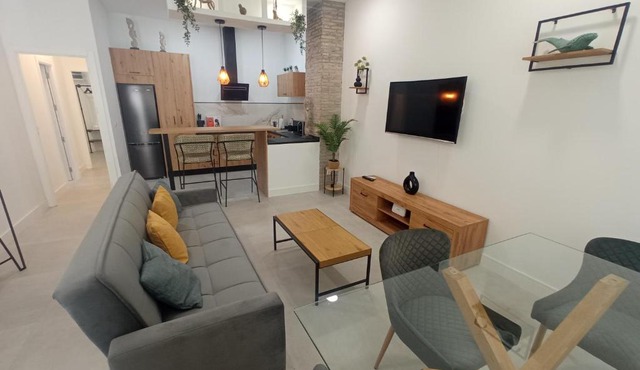 Apartamento moderno junto a estación de tren