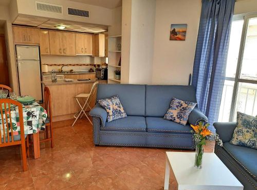 Apartamento playero con vistas a la montaña
