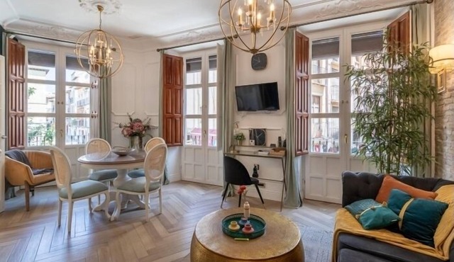 Apartamentos CH Elvira