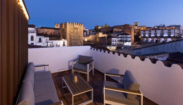 Apartamentos El Patio - Modernos con vistas en Plaza Mayor