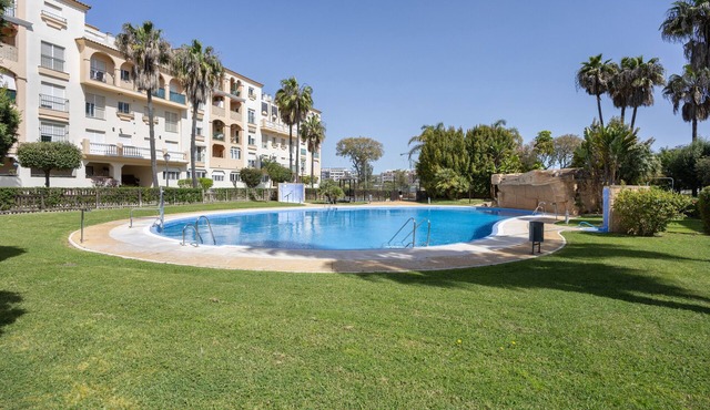 Apartment 'Apartamento Los Jardines' with Shared Pool, Wi-Fi and Air Conditioning