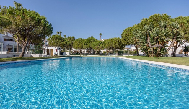 Apartment 'Viento Del Mar' with Shared Pool, Private Terrace and Air Conditioning.