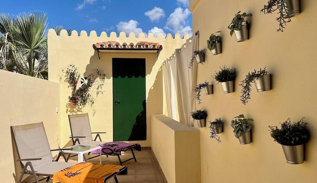 Apartment 1 min from the beach with large terrace