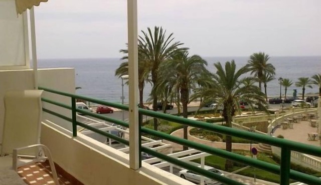 apartment 1st line beach, communal pool