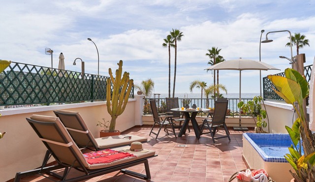 Apartment '1st Line Burriana, Nerja' with Sea View, Wi-Fi and Air Conditioning
