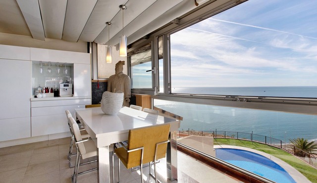 Apartment 'Atico Con Impresionantes Vistas' with Sea View, Wi-Fi and Air Conditioning