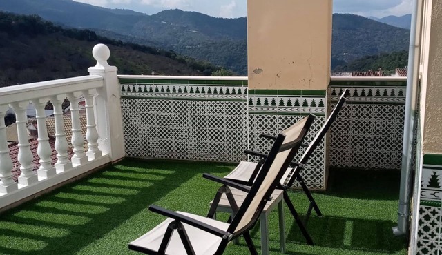 Apartment 'Ático Para 3 Valle Del Genal' with Shared Terrace and Wi-Fi