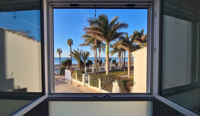 Apartment 'Beach Panorama Caleta' Waterfront and Air Conditioning