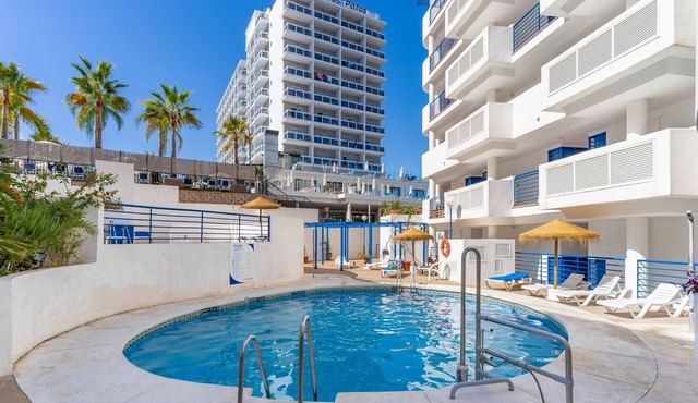 Apartment 'Beach Escape' with Sea View, Wi-Fi and Air Conditioning