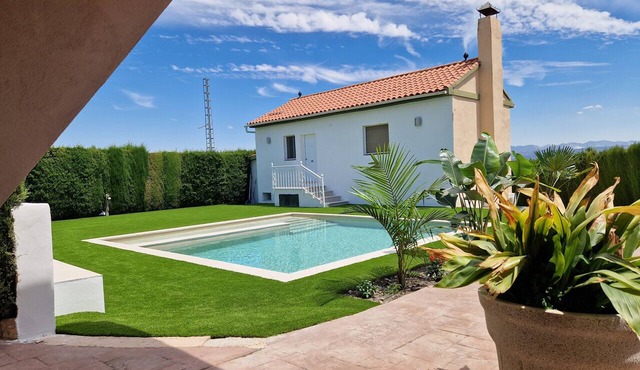 Apartment 'Casita Acogedora Con Piscina' with Shared Pool, Wi-Fi and Air Conditioning