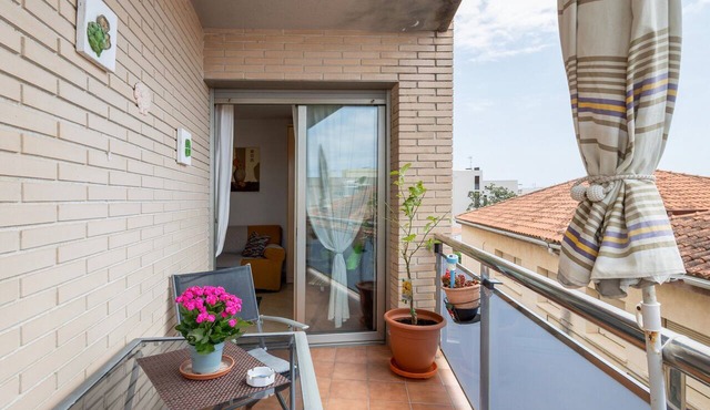 Apartment 'Cubelles' with Sea Views, Private Terrace, and Air Conditioning in Cubelles