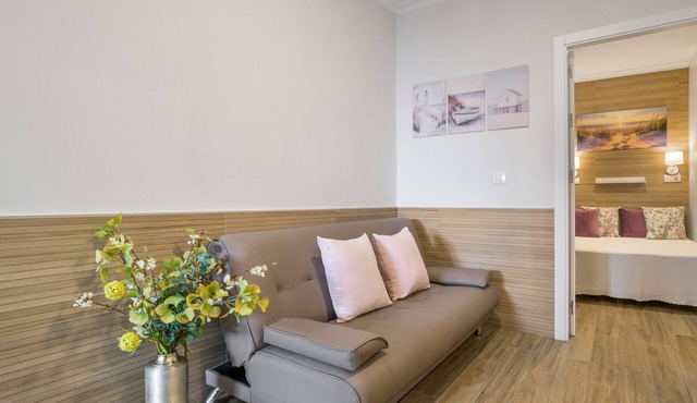 Apartment 'Reyes Católicos Conil' with Wi-Fi and Air Conditioning