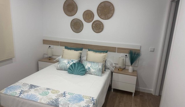 Apartment 'Bajo De Guía - Bajo A' with Wi-Fi and Air Conditioning