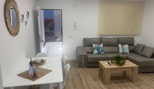 Apartment 'Bajo De Guía 1A' with Private Terrace, Wi-Fi and Air Conditioning