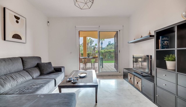 Apartment 'La Reserva' with Sea View, Wi-Fi and Air Conditioning