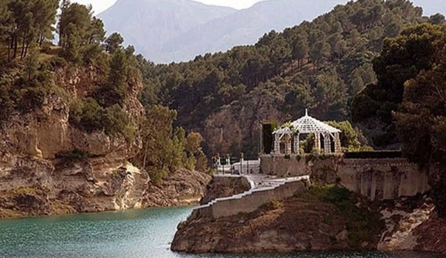 Apartment 'Parque Campillos' with Private Terrace