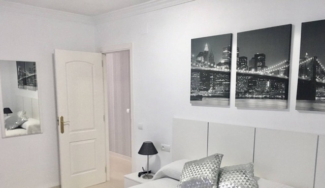 APARTMENT PASSAGE ROUND CENTER