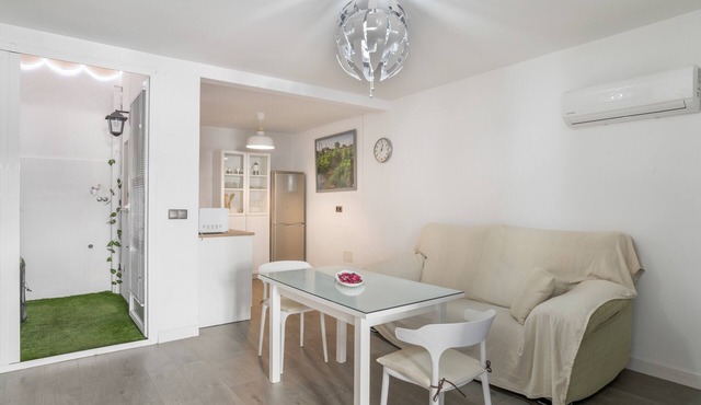 Apartment 'Serranía' with Private Terrace, Wi-Fi and Air Conditioning