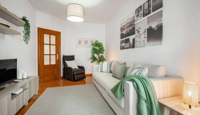 Apto Isalba - apartment in central Llanes, Northern Spain | 5 guests