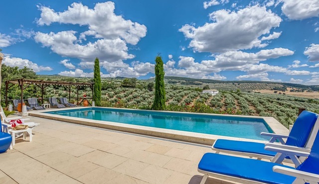 Attractive Villa in Montefrio with Private Pool