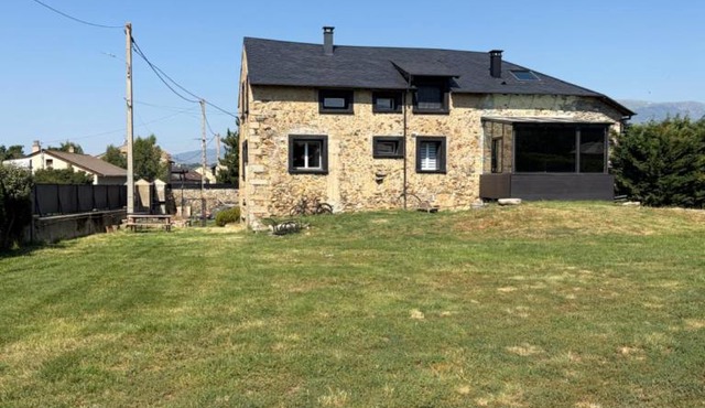 Authentique ferme Cerdane entièrement rénovée in Caldégas