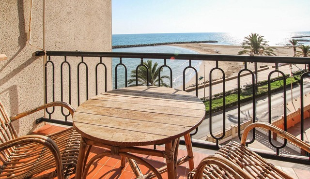 Awesome apartment in Cunit with WiFi in Cunit
