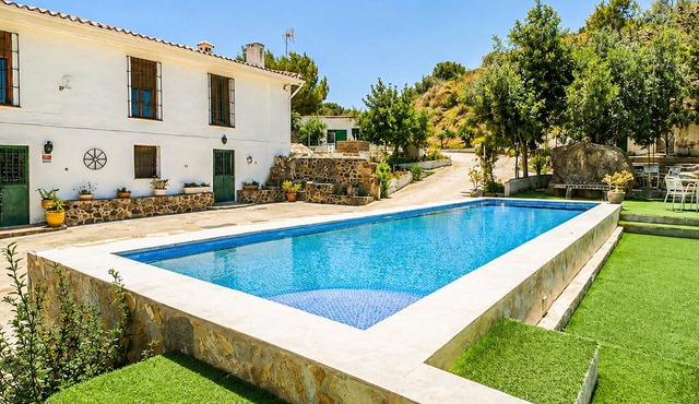Awesome home in Pizarra with private swimming pool, can be inside or outside
