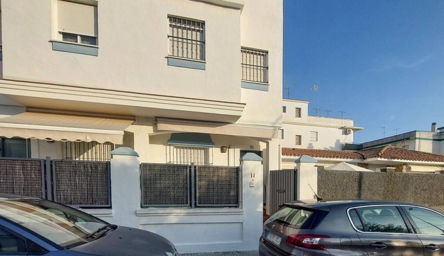 Awesome home in Rota with WiFi