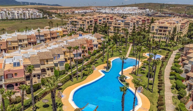 Awesome home in Tarifa with outdoor swimming pool