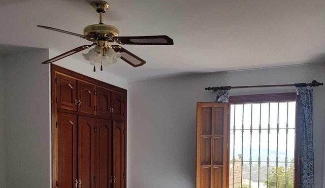 Axarquía, Málaga. Casa Lucía en Periana. Para 4-13 Personas